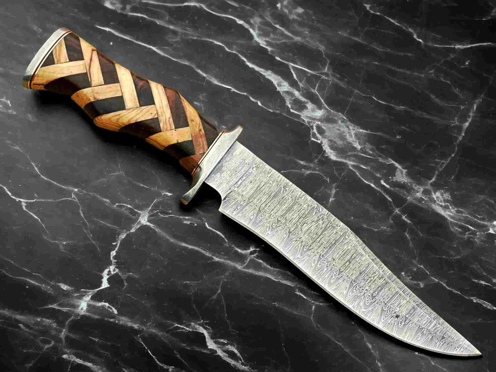 Versatile Damascus Steel Hunting Knife – Your Durable Outdoor Companion With Luxurious Olive Wood & Rosewood Handle!