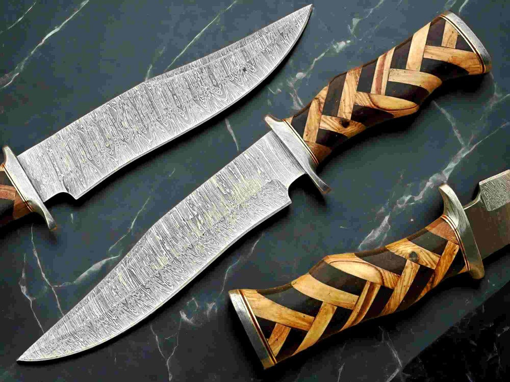 Versatile Damascus Steel Hunting Knife – Your Durable Outdoor Companion With Luxurious Olive Wood & Rosewood Handle!