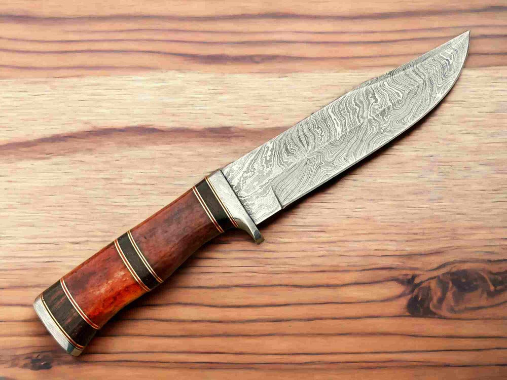 Luxurious Hunting Knife-Damascus Stainless Steel, Razor Sharp Blade With Camel Bone & Rosewood Handle – Perfect Hunter’s Choice!