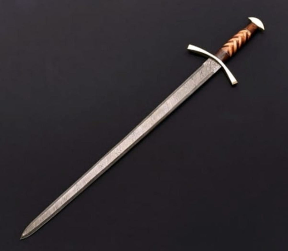 Hunter's Favorite! Handmade Damascus Steel Roman Gladius Sword with Black Wood Handle & Leather Sheath